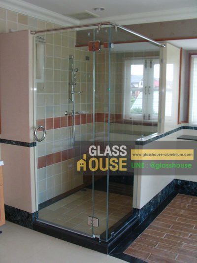 กระจกห้องน้ำ บานเปิด Glass house