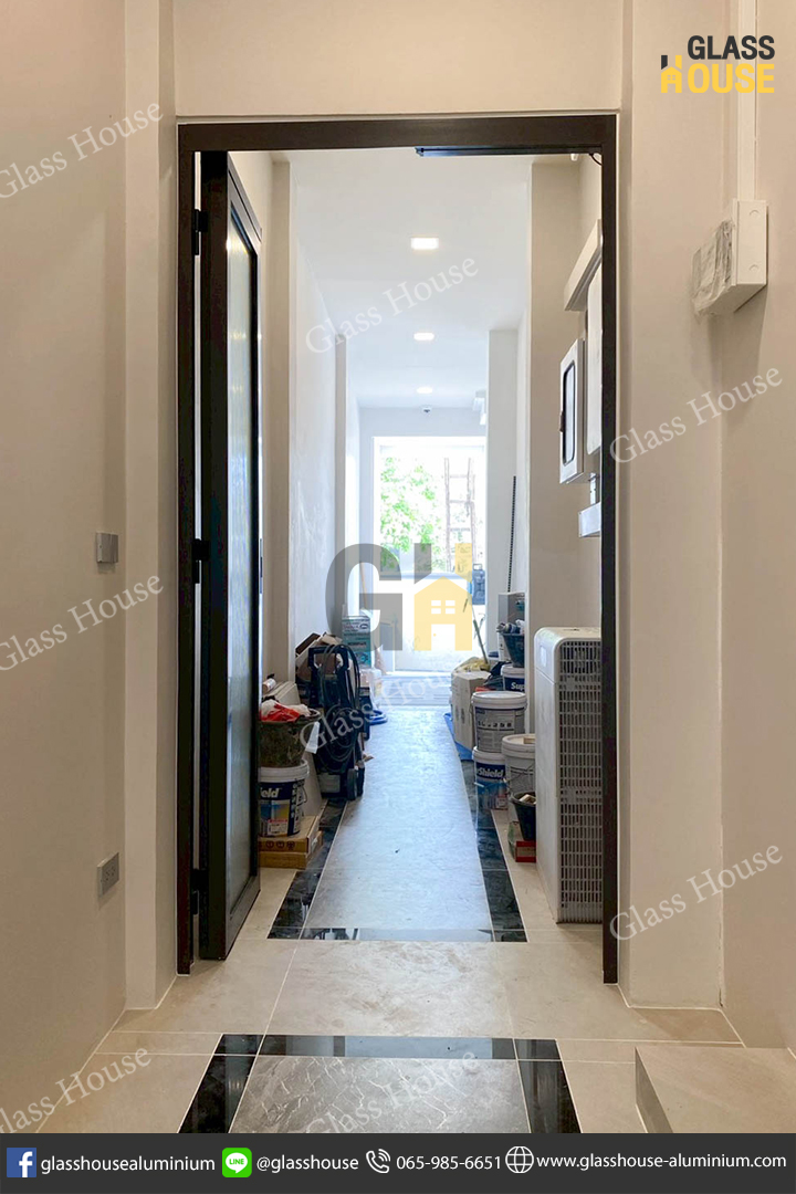 ประตู PC Door, pc door, บานเลื่อน, บานเลื่อนสวิง, ประตูบานพับ, ประตูบานเปิด, กั้นห้อง, กั้นแอร์, กั้นห้องกระจก, กั้นห้องอลูมิเนียม, ประตูบานเลื่อนซ้อน, ประตู 2 in 1, บาน 2 in 1