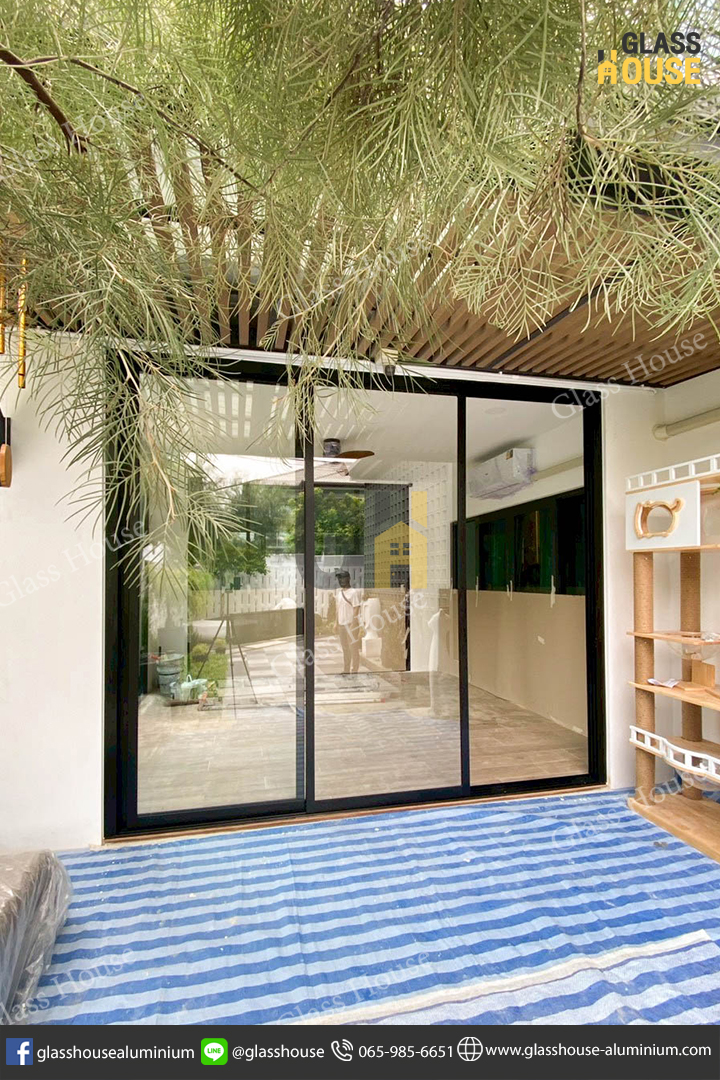 บานเลื่อน, ประตูบานเลื่อน, บานเลื่อนพรีเมี่ยม, บานเลื่อนชุดพรีเมี่ยม, ประตูบานเลื่อนซ้อน, บานเลื่อนลายไม้, ประตูกั้นห้อง, กั้นห้องกระจก, กระจกกั้นห้อง, ประตูกระจก, ประตูอลูมิเนียม, กั้นห้อง, กั้นแอร์