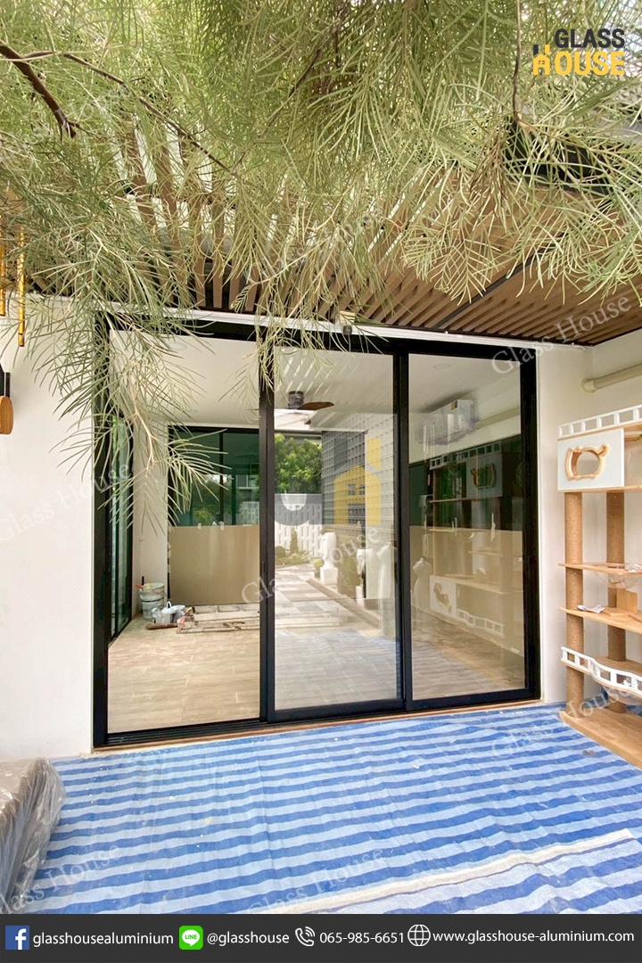 บานเลื่อน, ประตูบานเลื่อน, บานเลื่อนพรีเมี่ยม, บานเลื่อนชุดพรีเมี่ยม, ประตูบานเลื่อนซ้อน, บานเลื่อนลายไม้, ประตูกั้นห้อง, กั้นห้องกระจก, กระจกกั้นห้อง, ประตูกระจก, ประตูอลูมิเนียม, กั้นห้อง, กั้นแอร์