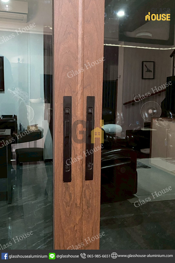 ประตู PC Door, pc door, บานเลื่อน, บานเลื่อนสวิง, ประตูบานพับ, ประตูบานเปิด, กั้นห้อง, กั้นแอร์, กั้นห้องกระจก, กั้นห้องอลูมิเนียม, ประตูบานเลื่อนซ้อน, ประตู 2 in 1, บาน 2 in 1
